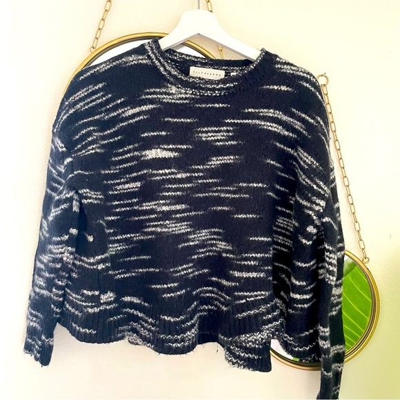 elle sasson Sweaters - Elle Sasson Women Sz M Wool Sweater